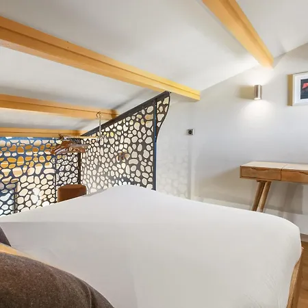 Desiree Heliovillage