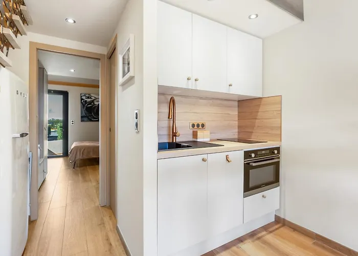 Desiree Heliovillage