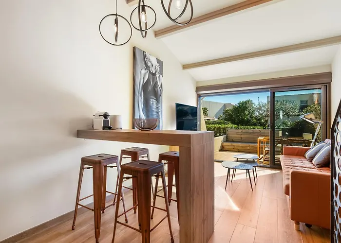 Desiree Heliovillage 别墅