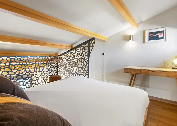 Desiree Heliovillage