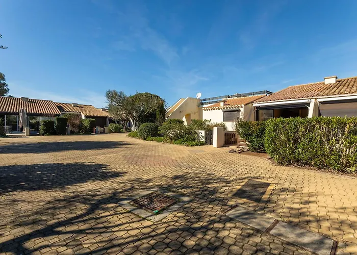 Desiree Heliovillage 别墅 *